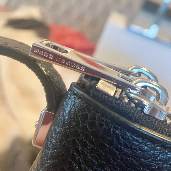 Marc Jacobs Black Pebbled Leather Crossbody Bag - Picture 9 of 11